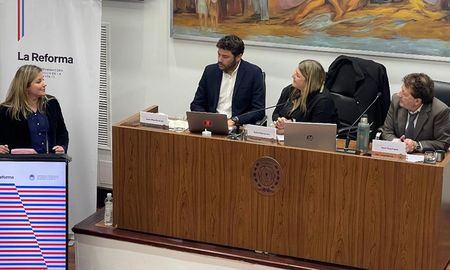 María Belén Gutiérrez integrante del Secretariado de FESTRAM, asistió al debate en representación de la Federación. María Belén Gutiérrez integrante del Secretariado de FESTRAM, asistió al debate en representación de la Federación.