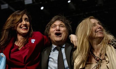 De acuerdo a medios de San Luis, Villarruel tiene previsto viajar el jueves a tierras puntanas, por lo que la agenda legislativa en el Senado pasará a la semana próxima. De acuerdo a medios de San Luis, Villarruel tiene previsto viajar el jueves a tierras puntanas, por lo que la agenda legislativa en el Senado pasará a la semana próxima.