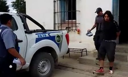 Jones Huala quedó detenido y fue trasladado a Bariloche. Jones Huala quedó detenido y fue trasladado a Bariloche.