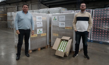 El INYM envió 128.000 saquitos de mate cocido a Ucrania como ayuda humanitaria El INYM envió 128.000 saquitos de mate cocido a Ucrania como ayuda humanitaria