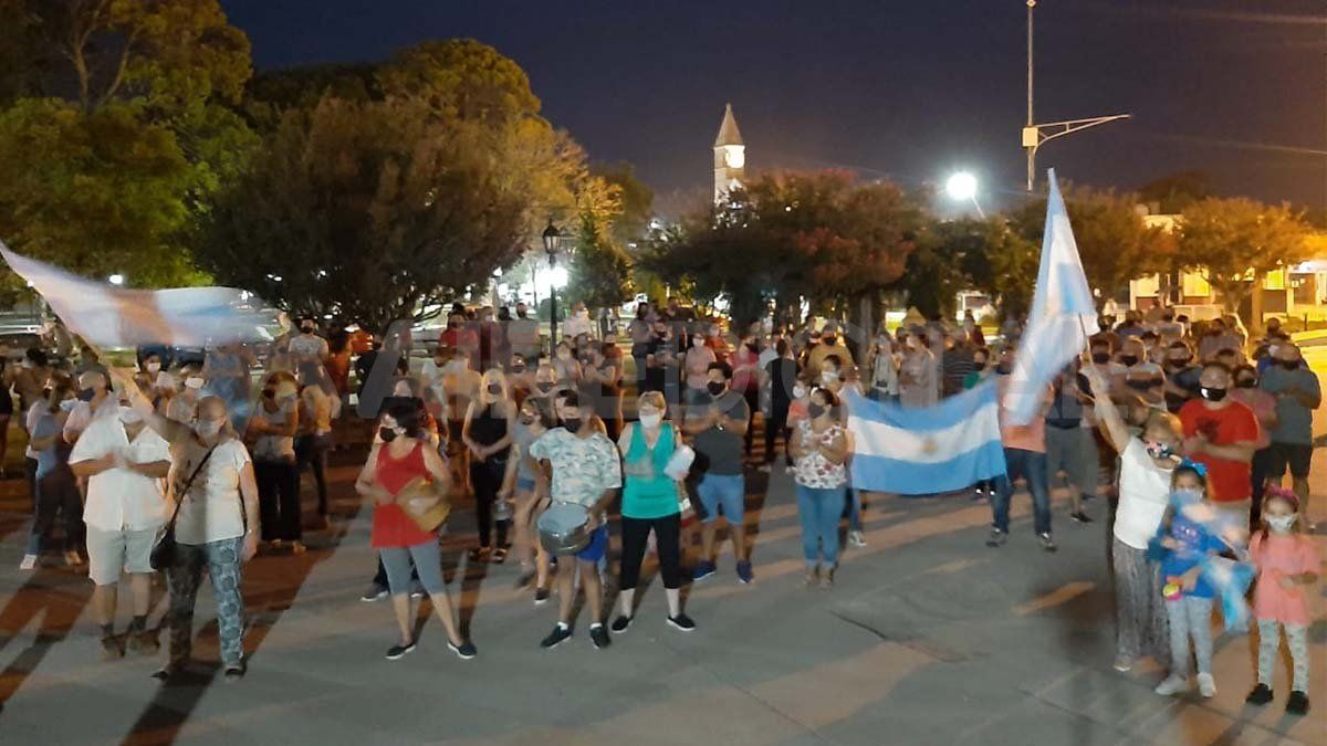 Vecinos de Recreo marcharon este jueves en reclamo de seguridad.&nbsp;