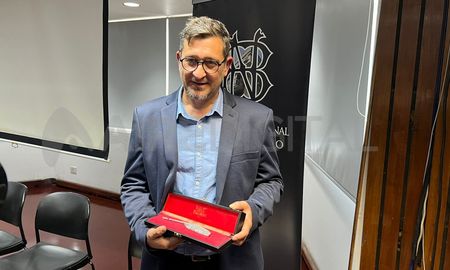 Germán de los Santos, periodista de AIRE, recibió la Pluma de Honor 2023. Germán de los Santos, periodista de AIRE, recibió la Pluma de Honor 2023.
