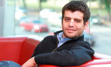 Carlos Nair bautizó a su miembro anaconda, inspirado en un mito del Nahuel Huapi Carlos Nair bautizó a su miembro anaconda, inspirado en un mito del Nahuel Huapi