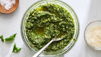 Cómo hacer pesto con pocos ingredientes: la receta más sencilla para prepararlo en casa