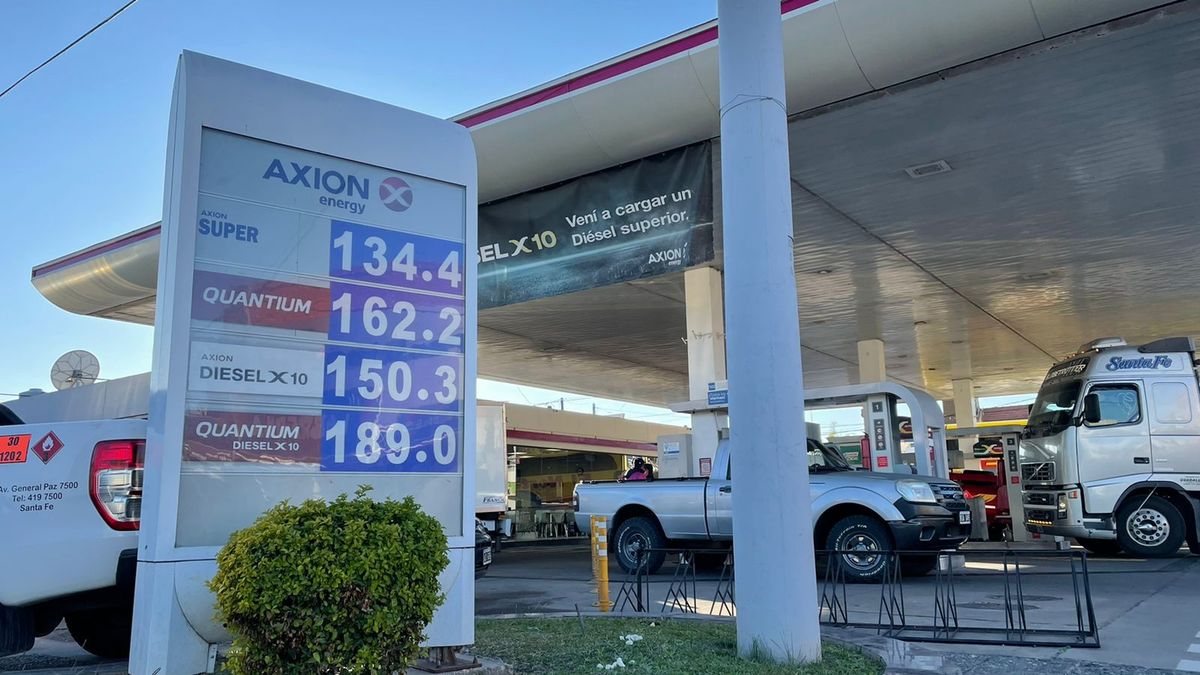 El incremento en los valores de los combustibles ya impacta en las estaciones de servicio de la capital provincial.