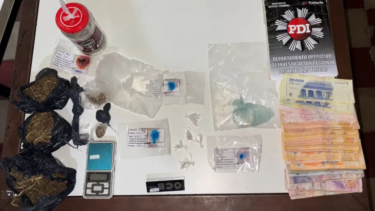 Una mujer fue detenida en Villa Ocampo. Secuestraron coca&iacute;na, marihuana, dinero y elementos clave para la causa.