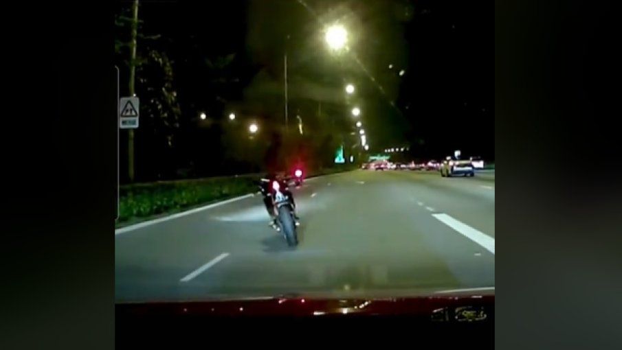 Una moto fantasma circulaba en plena autopista