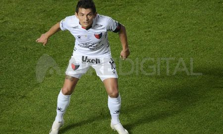 Un giro inesperado en las negociaciones entre Colón y el Pulga Rodríguez, el delantero terminaría volviendo a Atlético Tucumán. Un giro inesperado en las negociaciones entre Colón y el Pulga Rodríguez, el delantero terminaría volviendo a Atlético Tucumán.