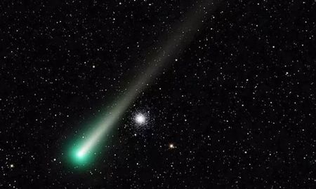 El cometa Leonard en el hemisferio norte. El cometa Leonard en el hemisferio norte.