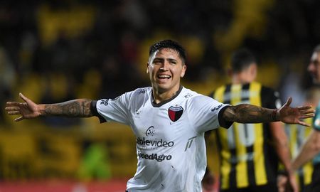 Los Ángeles Galaxy ofrecieron 7 millones de dólares por Facundo Farías. Desde Colón consideran insuficiente la oferta y por ahora la Joya continuará en el Sabalero. Los Ángeles Galaxy ofrecieron 7 millones de dólares por Facundo Farías. Desde Colón consideran insuficiente la oferta y por ahora la Joya continuará en el Sabalero.