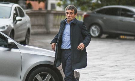 Una comisión especial se negó a otorgarle a Rodríguez Simón el estatus de refugiado político. Una comisión especial se negó a otorgarle a Rodríguez Simón el estatus de refugiado político.