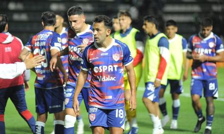 Unión y Banfield empataron 0 a 0 en el Florencio Sola por la fecha 10 de la Liga Profesional. Unión y Banfield empataron 0 a 0 en el Florencio Sola por la fecha 10 de la Liga Profesional.