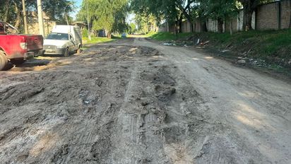 Vecinos de barrio Cabal reclaman por calles intransitables tras las lluvias y piden soluciones: 