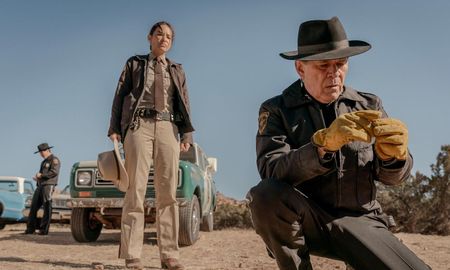 La serie combina misterio, cultura y paisajes del suroeste estadounidense. La serie combina misterio, cultura y paisajes del suroeste estadounidense.