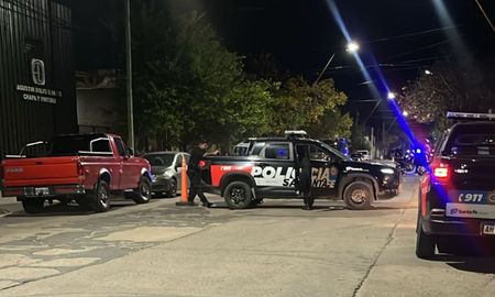 El accidente ocurrió en calle Corrientes, entre Santiago de Chile y Roque Sáenz Peña. El accidente ocurrió en calle Corrientes, entre Santiago de Chile y Roque Sáenz Peña.