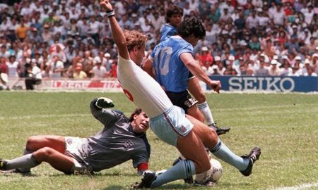 Se cumplen 35 años del gol de Diego Maradona a Inglaterra y proponen volver a celebrar el gol a las 16.09 de este martes. Se cumplen 35 años del gol de Diego Maradona a Inglaterra y proponen volver a celebrar el gol a las 16.09 de este martes.