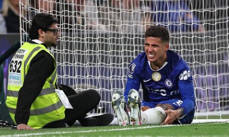 Preocupación por Enzo Fernández: salió lesionado en Chelsea y enciende alarmas en la Selección Argentina Preocupación por Enzo Fernández: salió lesionado en Chelsea y enciende alarmas en la Selección Argentina