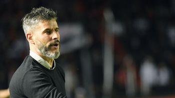 Pata Pereyra, ex DT de Colón, asume en Primera: dirigirá a Gimnasia tras la salida de Zaniratto