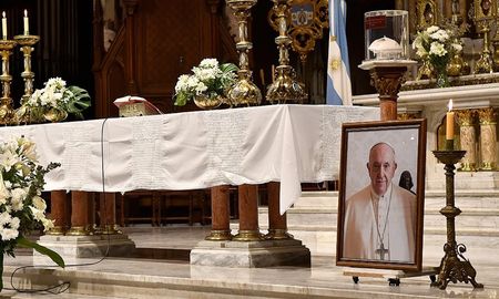 La Básilica de Luján será el escenario principal del homenaje al Papa Francisco. La Básilica de Luján será el escenario principal del homenaje al Papa Francisco.
