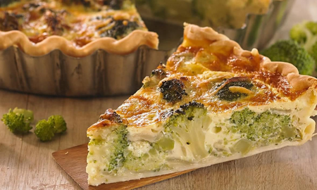 Tarta de brócoli para un almuerzo saludable y delicioso Tarta de brócoli para un almuerzo saludable y delicioso