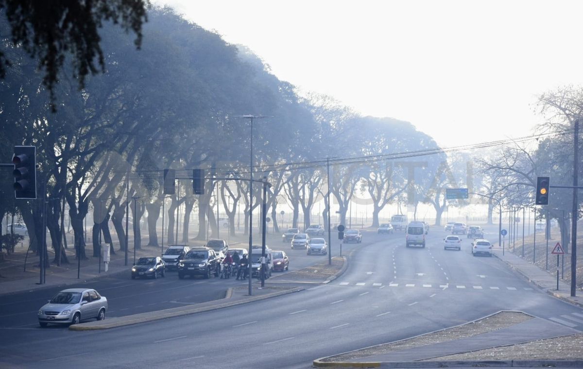 Rosario volvió a amanecer cubierta de humo por los incendios en las islas