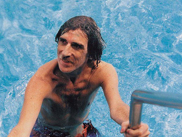 Charly García reveló por qué se tiró a la pileta desde un noveno piso