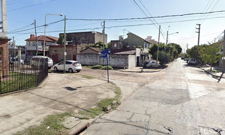 Las llamadas se realizaban desde una casa situada en Melo y Almirante Brown, de La Matanza. Foto: Street View Las llamadas se realizaban desde una casa situada en Melo y Almirante Brown, de La Matanza. Foto: Street View