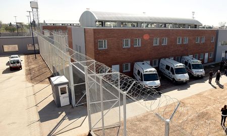 La Unidad Penitenciaria N°16 de la ciudad de Pérez, ubicada en el sur provincial. La Unidad Penitenciaria N°16 de la ciudad de Pérez, ubicada en el sur provincial.