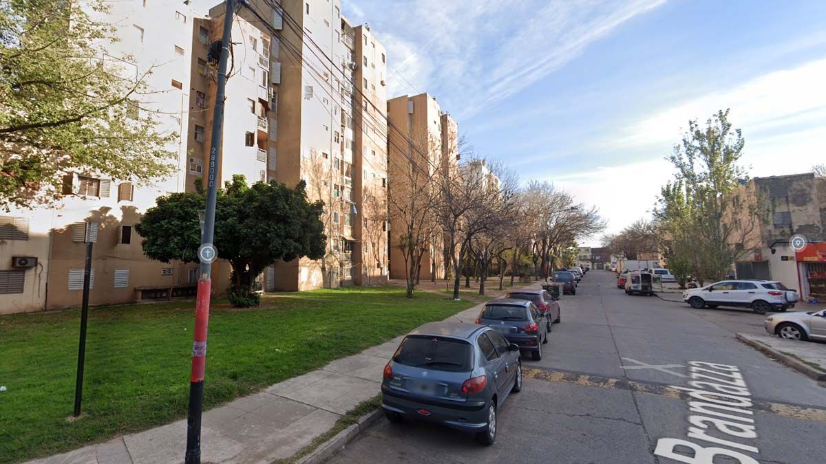 Las inmediaciones del Fonavi donde el joven fue asaltado y herido de bala en Rosario. Las inmediaciones del Fonavi donde el joven fue asaltado y herido de bala en Rosario.