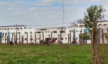 El empleado fue atacado en el penal de Las Flores II. El empleado fue atacado en el penal de Las Flores II.