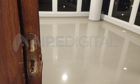 Los delincuentes desvalijaron seis oficinas del inmueble ubicado en Moreno al 2.300. Los delincuentes desvalijaron seis oficinas del inmueble ubicado en Moreno al 2.300.