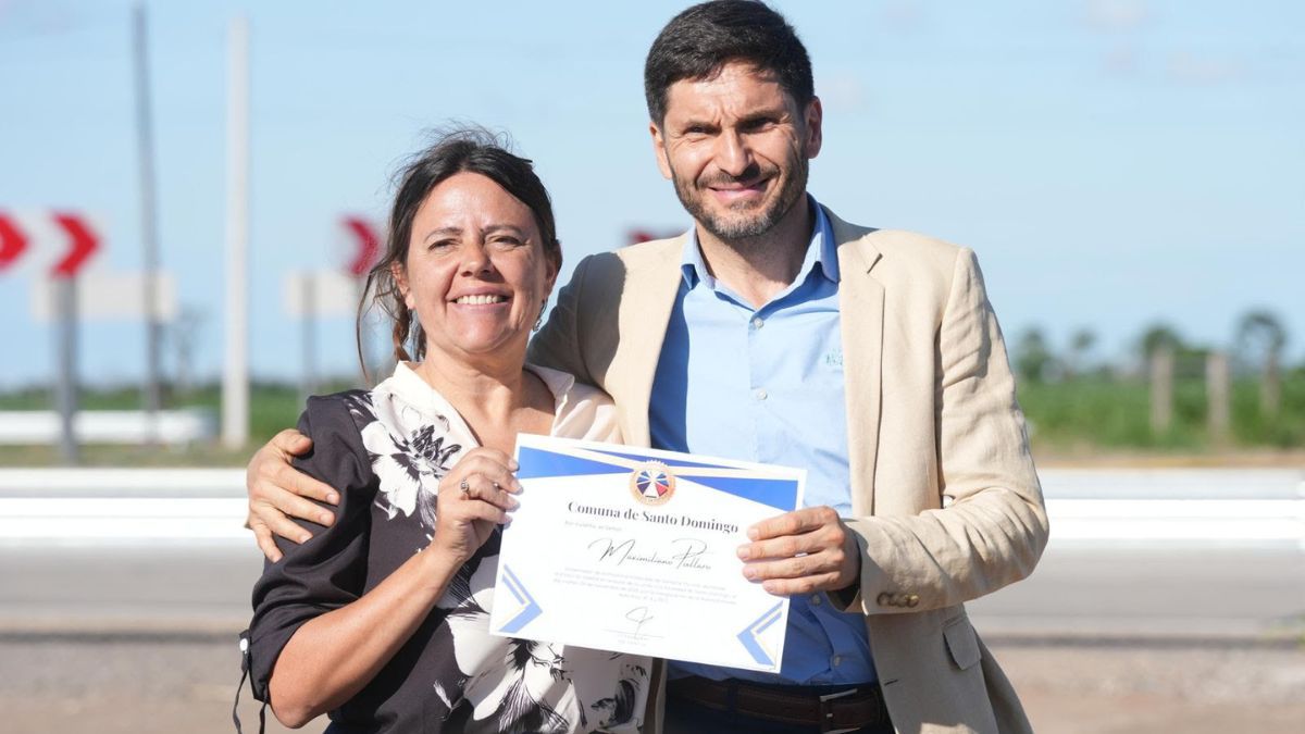 La nueva rotonda en la Ruta 4, en el acceso a Progreso, mejorará la seguridad vial y mejorará la transitabilidad, tanto de los vecinos como de la producción. La nueva rotonda en la Ruta 4, en el acceso a Progreso, mejorará la seguridad vial y mejorará la transitabilidad, tanto de los vecinos como de la producción.