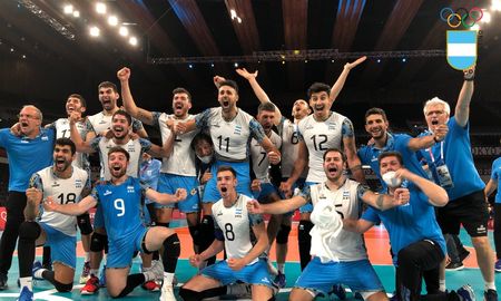 La selección argentina de voley masculino está entre los mejores cuatro equipos de los Juegos Olímpicos. La selección argentina de voley masculino está entre los mejores cuatro equipos de los Juegos Olímpicos.