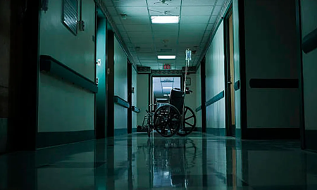 Pánico en un hospital: personal de seguridad asegura que encontró el fantasma de un niño cantando Pánico en un hospital: personal de seguridad asegura que encontró el fantasma de un niño cantando