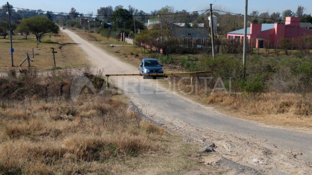 Bajaron la barrera de la laguna La Ollita y le colocaron un candado.&nbsp;