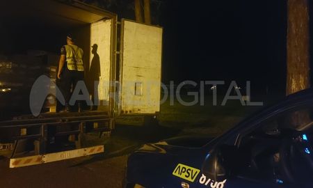Decomisaron carne y embutidos transportados fuera de la cadena de frío correspondiente. Decomisaron carne y embutidos transportados fuera de la cadena de frío correspondiente.