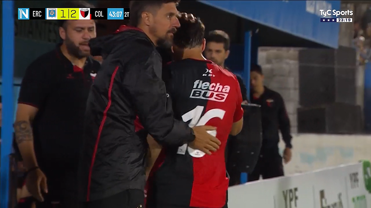 Christian Bernardi encendió las alarmas en Colón: salió lesionado vs. Estudiantes de Río Cuarto.