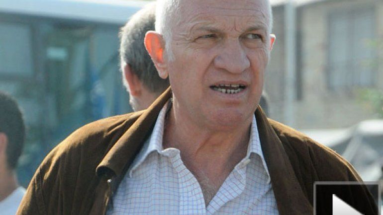 A través de un video casero, Rico hizo una "llamada de reunión antes de las crisis y antes de la batalla, como se estila en nuestras Fuerzas Armadas". "Camaradas, cuando la Patria está en peligro, todo es lícito, menos dejarla desaparecer", sostuvo