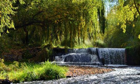El Valle de Uco es mundialmente famoso por su producción vitivinícola, pero guarda sectores de naturaleza virgen ideales para el turismo aventura. El Valle de Uco es mundialmente famoso por su producción vitivinícola, pero guarda sectores de naturaleza virgen ideales para el turismo aventura.
