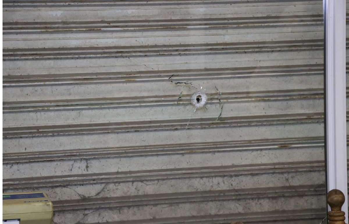 De acuerdo a las pericias de la PDI, fueron seis los disparos contra la casa del jefe comunal. De acuerdo a las pericias de la PDI, fueron seis los disparos contra la casa del jefe comunal.