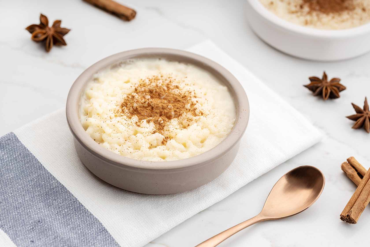 El arroz con leche es un postre delicioso y muy fácil de hacer en casa. El arroz con leche es un postre delicioso y muy fácil de hacer en casa.