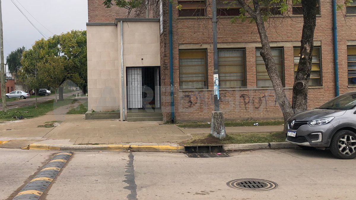 Dos alumnas de la escuela Jorge Luis Borges
