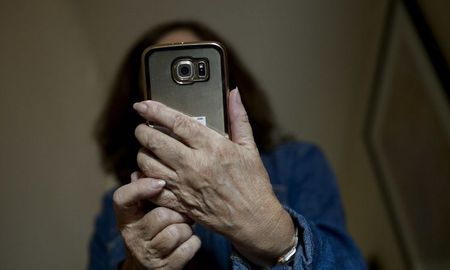 Un matrimonio de jubilados de la ciudad de Santa Fe fue víctima este martes de un secuestro virtual, que comenzó en horas de la tarde y culminó en la madrugada de este miércoles. Un matrimonio de jubilados de la ciudad de Santa Fe fue víctima este martes de un secuestro virtual, que comenzó en horas de la tarde y culminó en la madrugada de este miércoles.
