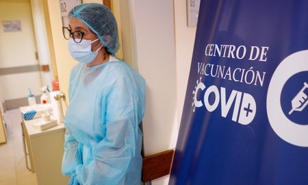 Con 200.000 dosis de Pfizer asignadas, son 11 los centros de vacunación que Uruguay tiene destinados exclusivamente para turistas. Con 200.000 dosis de Pfizer asignadas, son 11 los centros de vacunación que Uruguay tiene destinados exclusivamente para turistas.