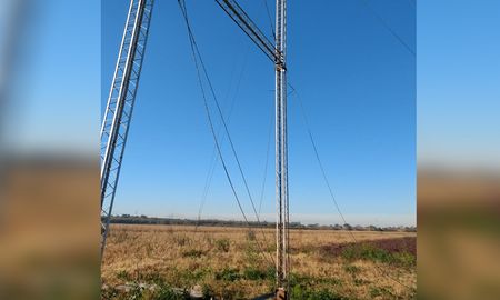 La estructura dañanda se emplaza a metros de Circunvalación Oeste. La estructura dañanda se emplaza a metros de Circunvalación Oeste.