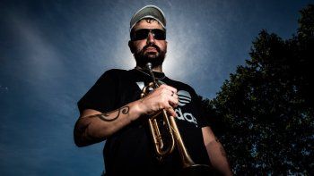 Hugo Lobo vuelve a Santa Fe con la Backing Band, su proyecto más federal