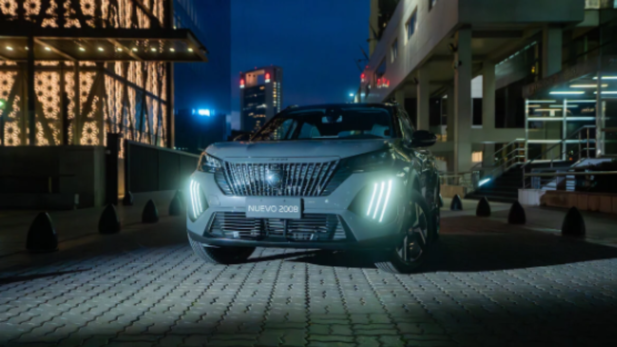 En cuanto a seguridad, el Peugeot 2008 cuenta con avanzados sistemas de asistencia al conductor, como la frenada automática de emergencia y el reconocimiento de señales. En cuanto a seguridad, el Peugeot 2008 cuenta con avanzados sistemas de asistencia al conductor, como la frenada automática de emergencia y el reconocimiento de señales.