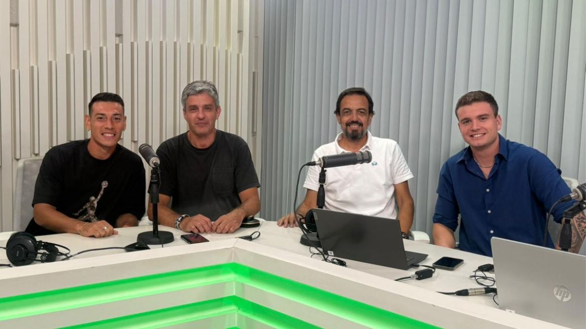 Lucas Cano junto al equipo de Dale Dale Deportivo. Lucas Cano junto al equipo de Dale Dale Deportivo.