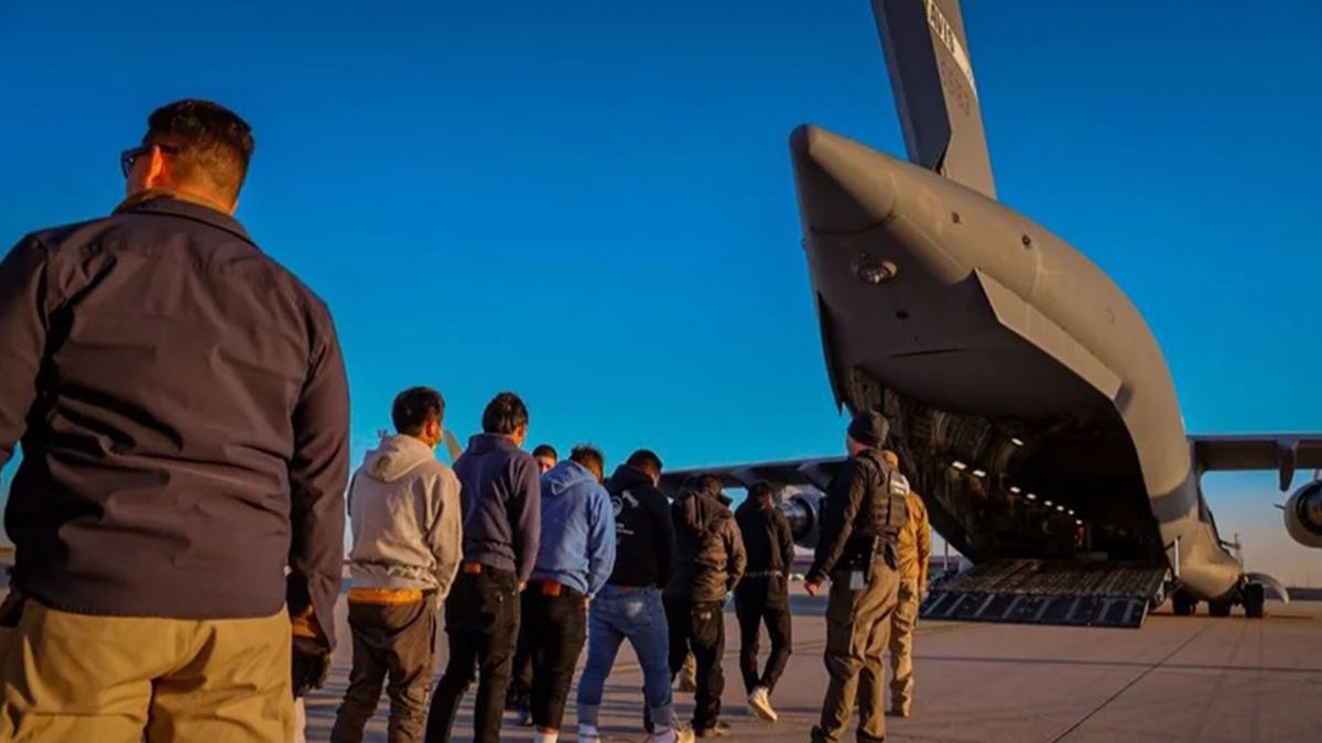 Tensión entre Estados Unidos y Colombia por los deportados.