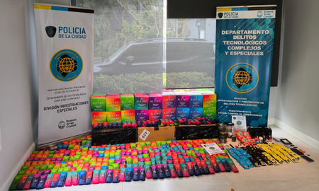 La Justicia porteña condenó a cuatro años de cárcel al responsable de comercializar dulces cannábicos por internet. La Justicia porteña condenó a cuatro años de cárcel al responsable de comercializar dulces cannábicos por internet.